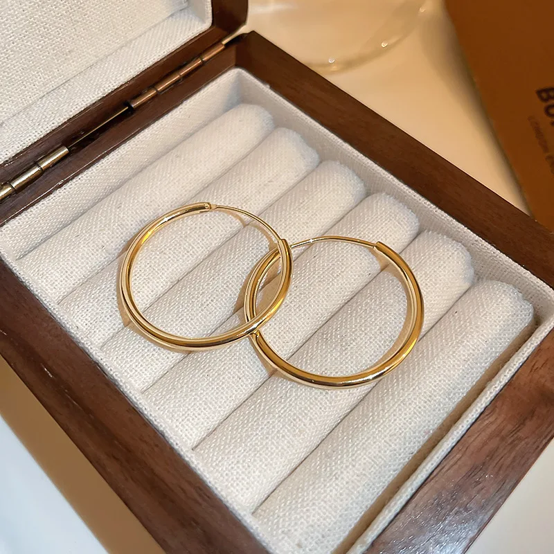 Настоящие позолоченные Маленькие металлические серьги-кольца большого размера для женщин, Темпераментные вечерние минималистичные украшения Изображение 2